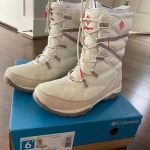 Columbia Woman Omni Heat Waterproof winter Snow Boots